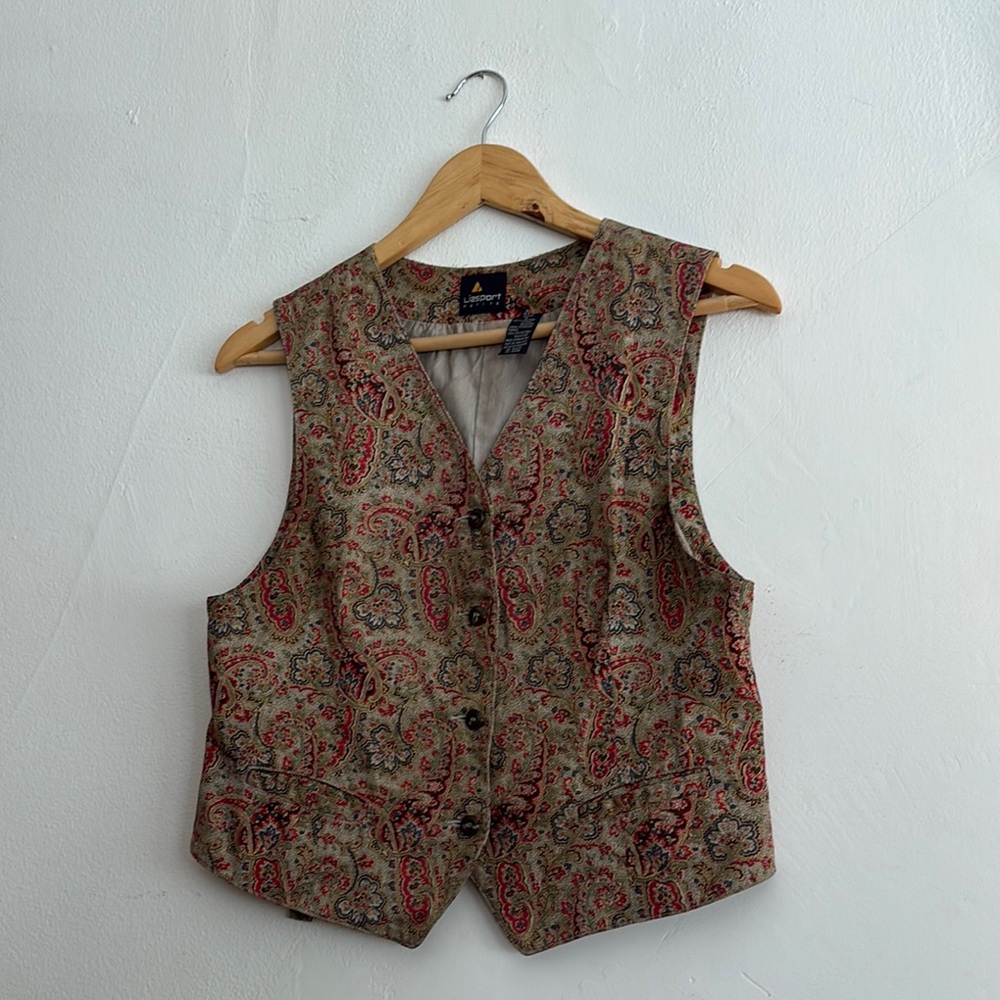 Paisley Patterned Vest - Red and Tan
